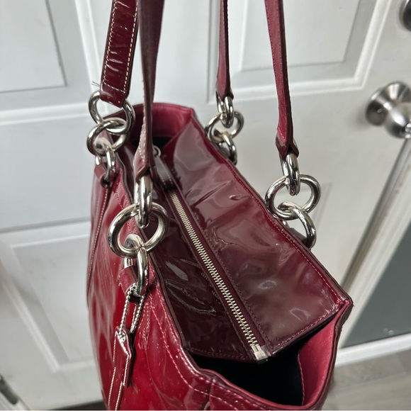 Y2K Coach Red East West Gallery Patent Leather Tote Side Turnlocks - Picture 7 of 10